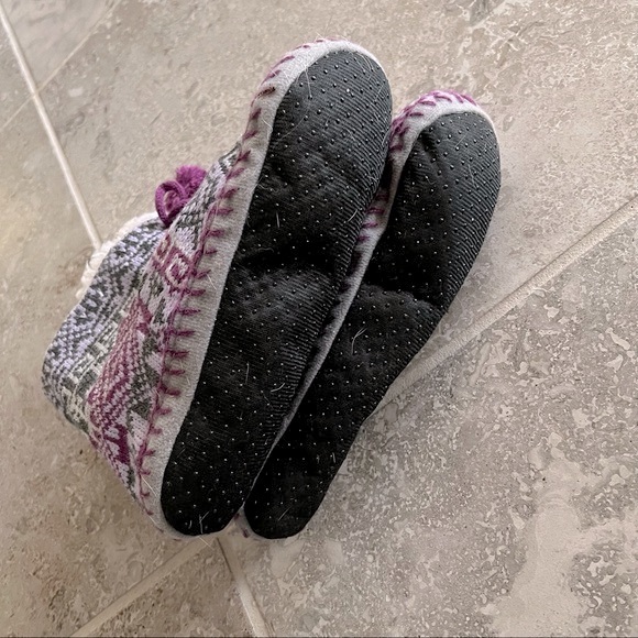 Indoor Booties Slippers With Pom-poms, Purple & Grey Fair Isle, Size S/M (5-7) - Picture 5 of 8